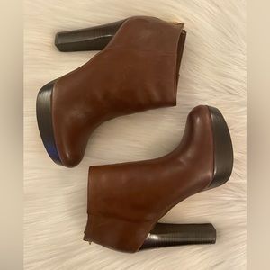 MICHAEL KORS • “LESLY” • Genuine Leather Bootie in Mocha • Size 8